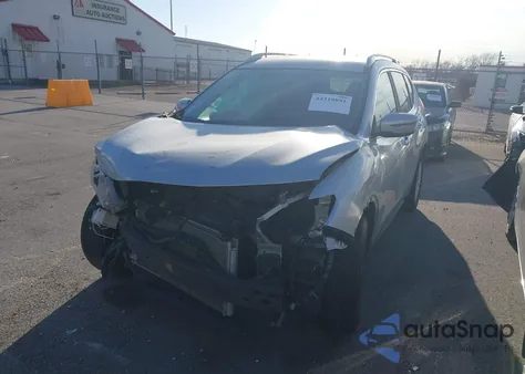 2017 Nissan Rogue Sv z USA, uszkodzony, nr VIN KNMAT2MT8HP538380